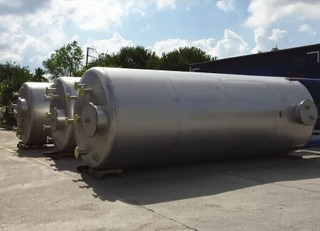 Siyah Stok Tankları